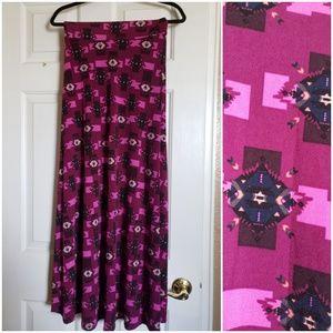⭐️4/$20 Lularoe Maxi Aztec pattern